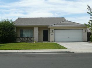 905 N Star Dr, Hanford, CA 93230