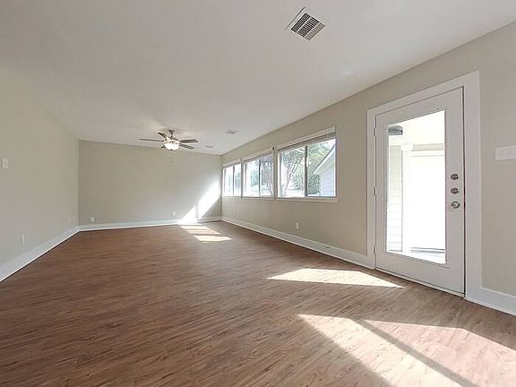 4th image of 26892 Manor Crest Ct