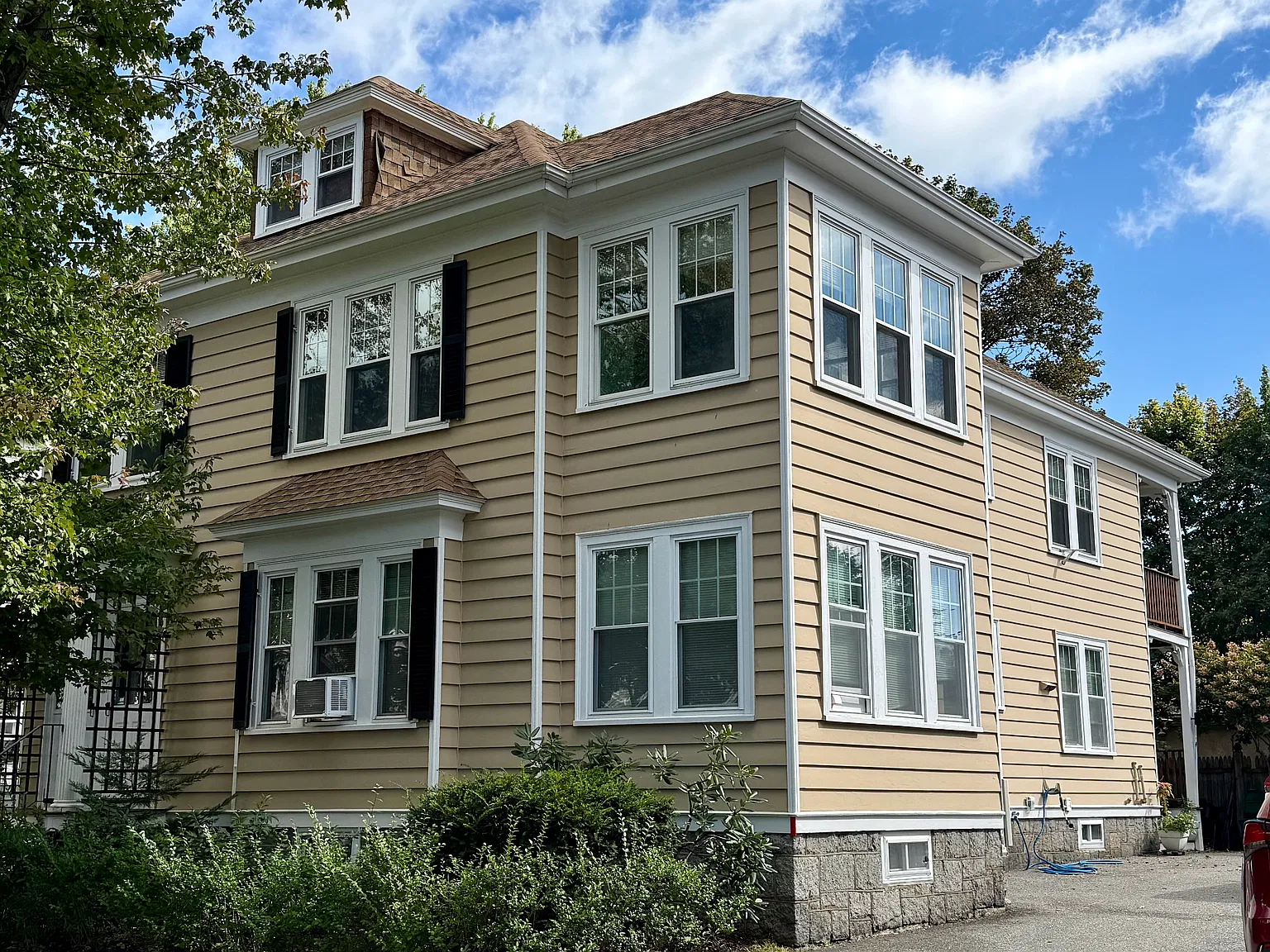 3 bed, 2000 sqft, $2,900 — Photo 1