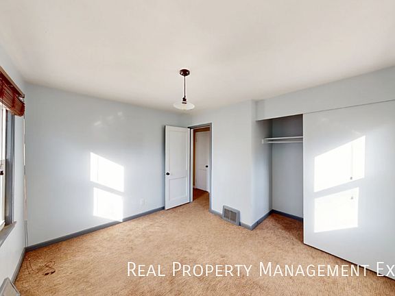 5th image of 609 S Lyndale Ave