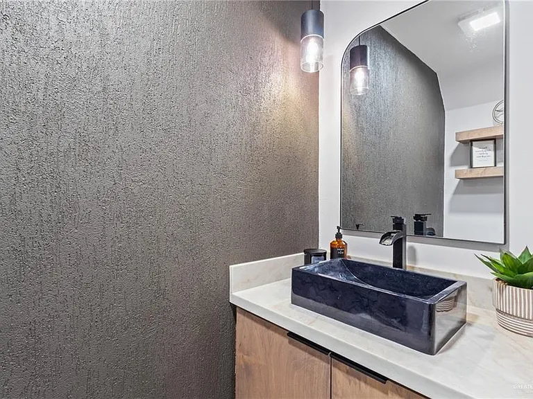 1408 S 7th Ave — Photo 26