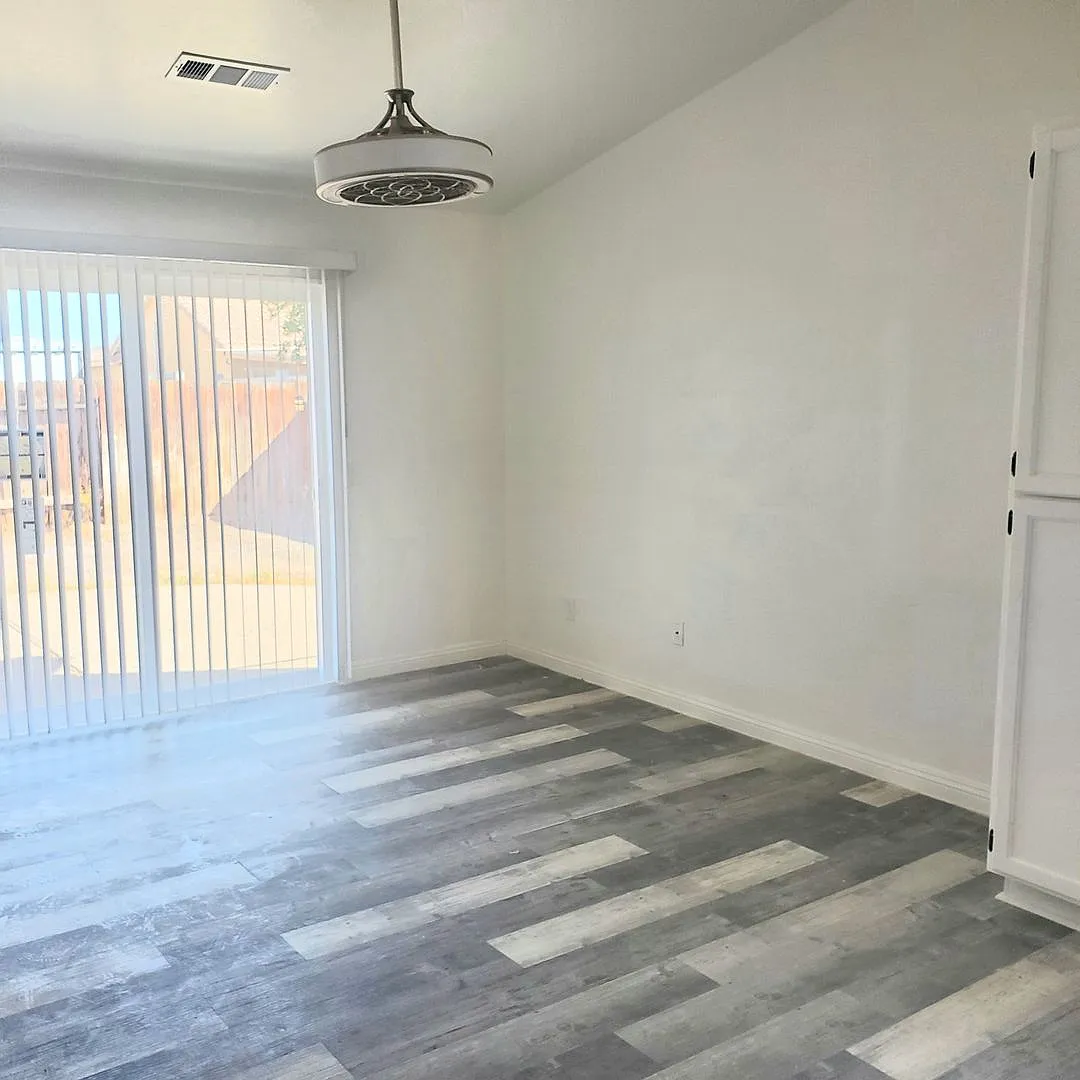 3 bedroom home — Photo 4