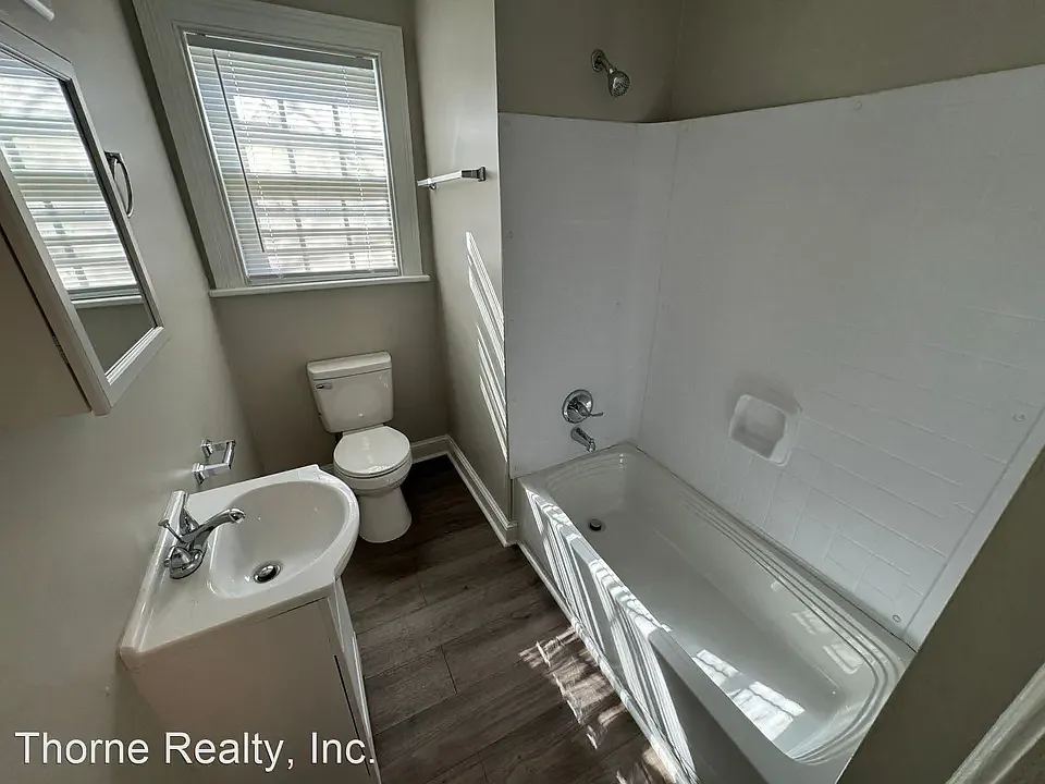 2 bed, 800 sqft, $1,100 — Photo 3