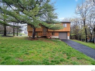 2 Cambridge Cir, Monroe, NY