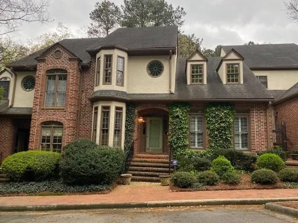 3305 Ridgecrest Ct, Raleigh, NC 27607
