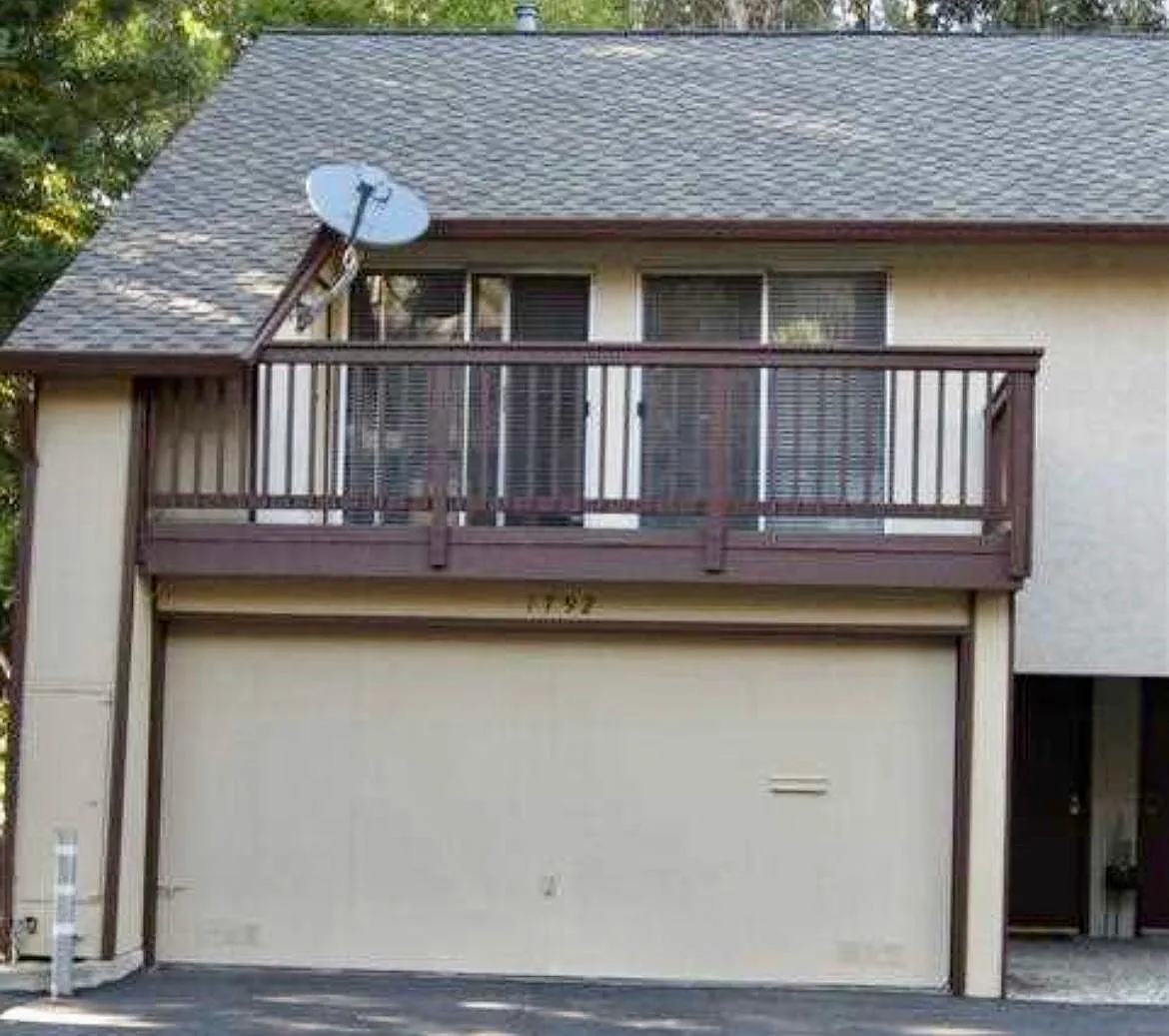 1792 Panda Way photo 1
