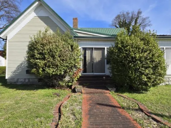 300 Maple St E, Fayetteville, TN 37334