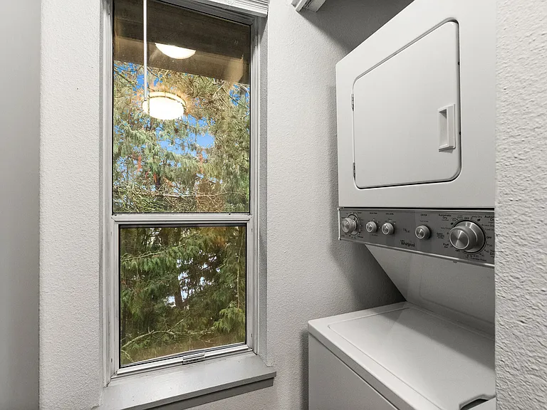 Lodge at Madrona Ridge — Photo 16