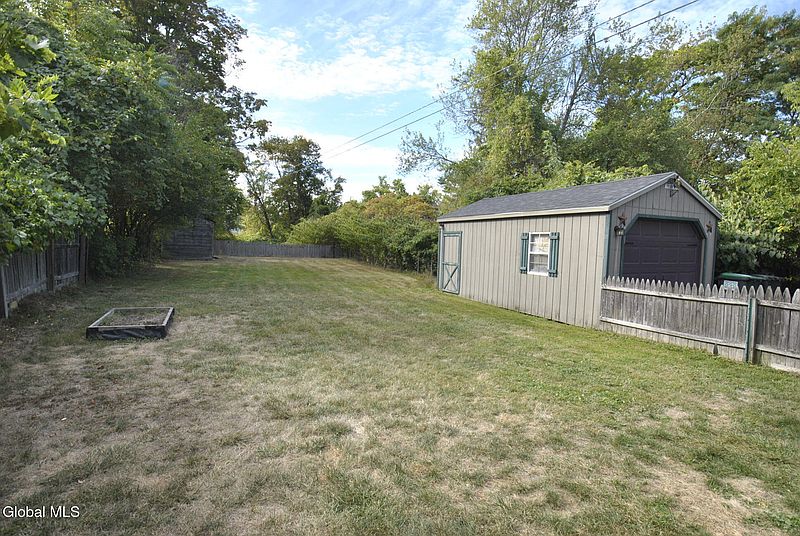 2nd image of 19 Glenmore Road