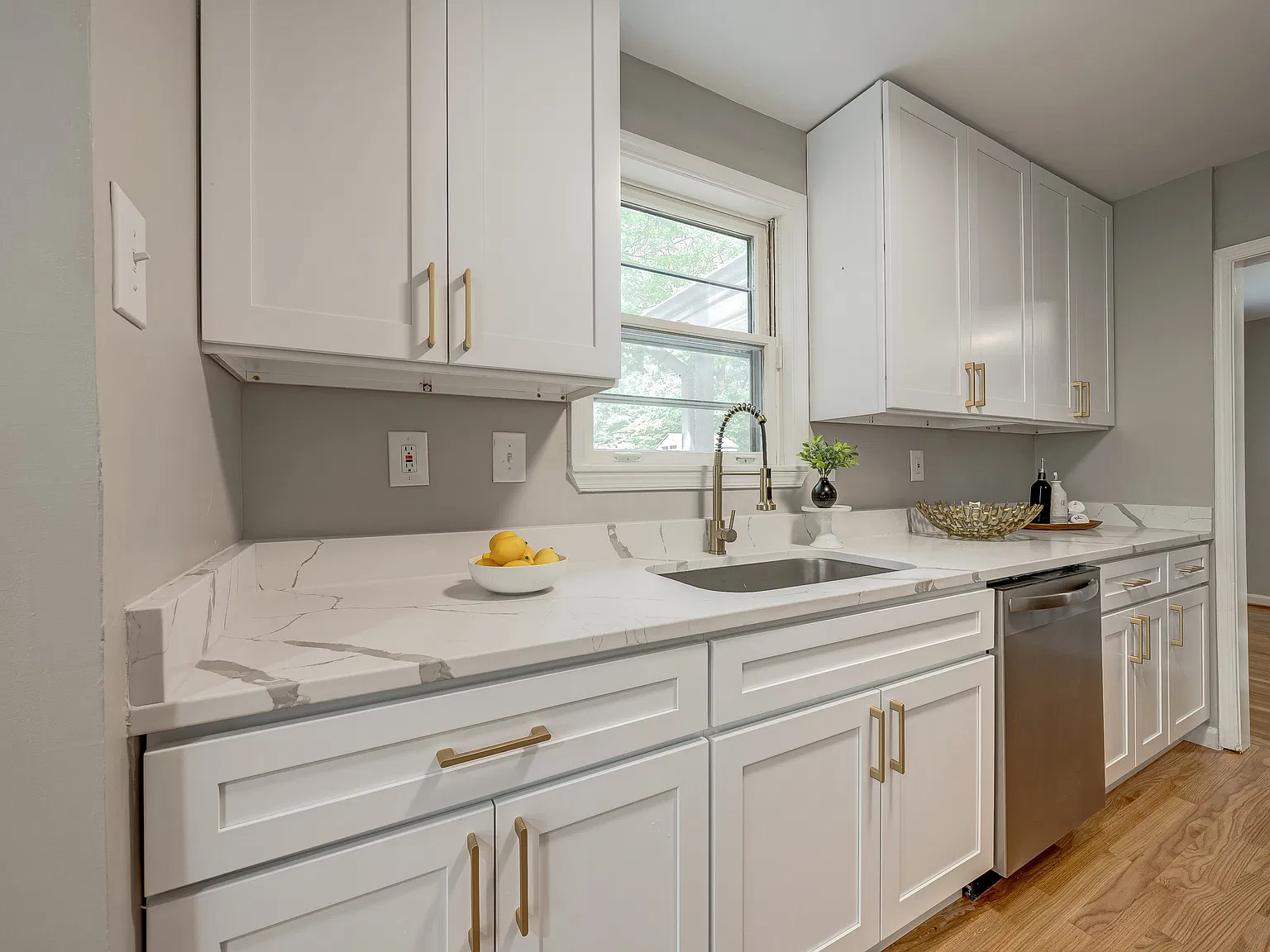 4 bed, 2664 sqft, $3,485 — Photo 3