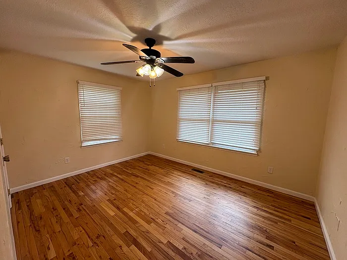 3237 Jacks Creek Rd — Photo 10