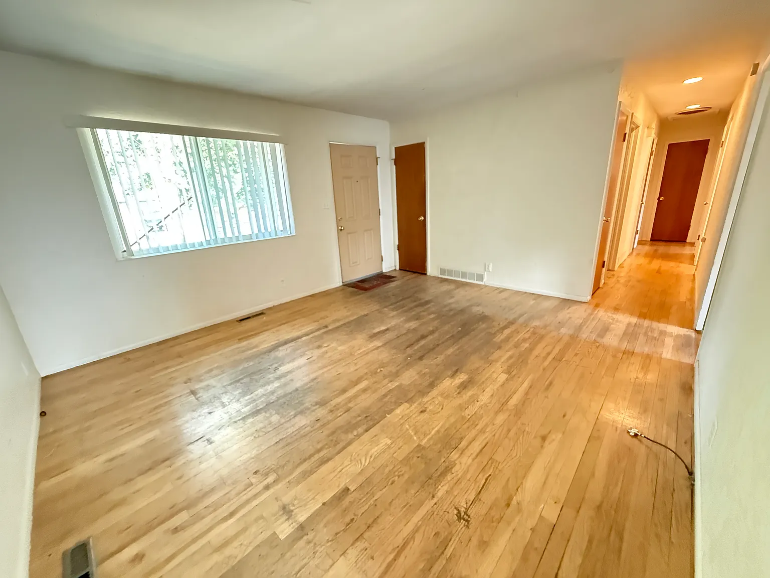 3 bed, 1240 sqft, $3,400 — Photo 3