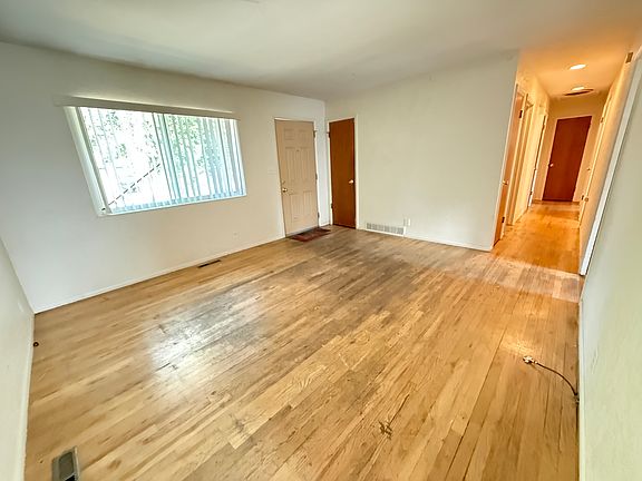 3rd image of 770 33rd St