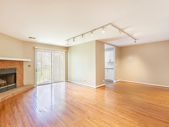 2nd image of 2485 Charleston Dr Unit 3