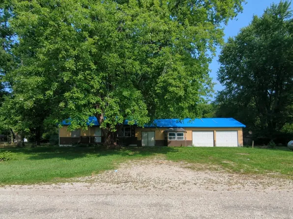 2722 N Adams St, Attica, IN 47918