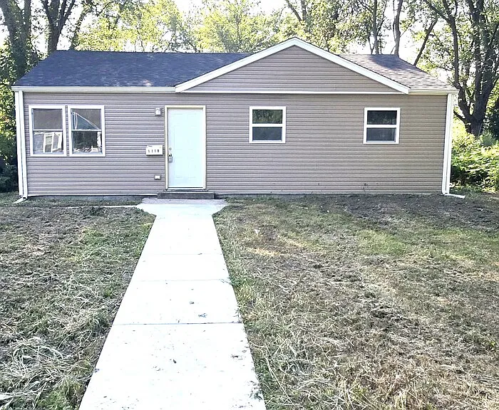 1118 Benton St — Photo 3