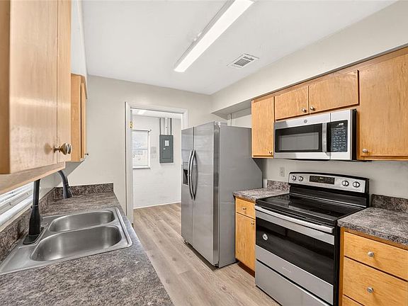 3rd image of 13533 SW 164TH TERRACE