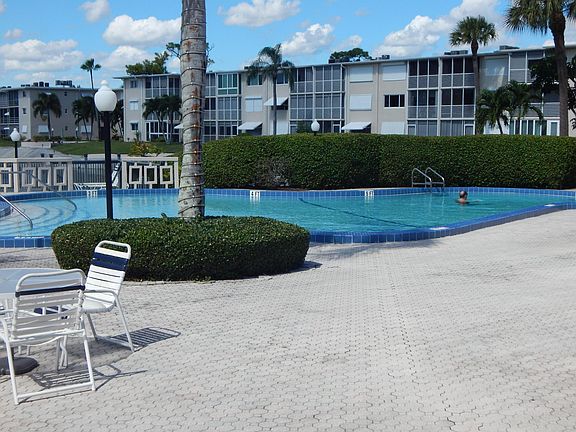 4th image of 2534 S Garden Drive #107