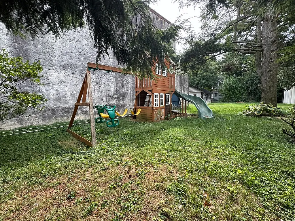 422 East Cheltenham Avenue - 1 — Photo 2