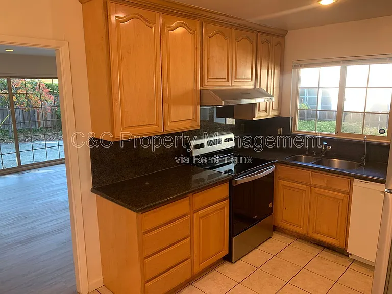 1699 S Blaney Ave — Photo 4