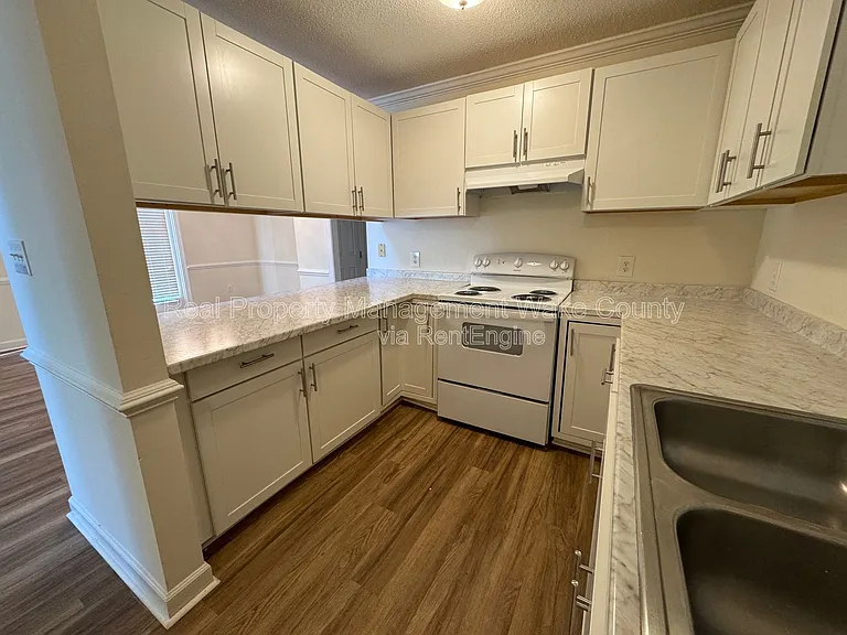 4328 Bartholomew Cir — Photo 12