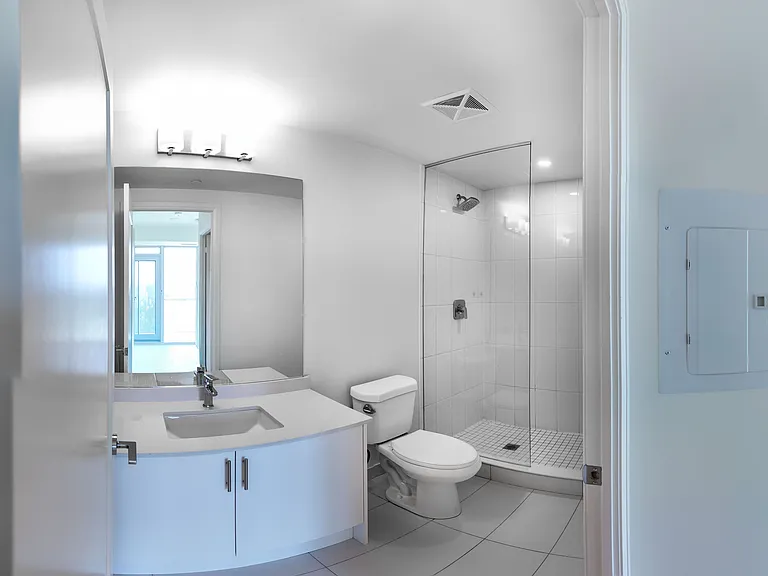 8960 Jane St #912 — Photo 15