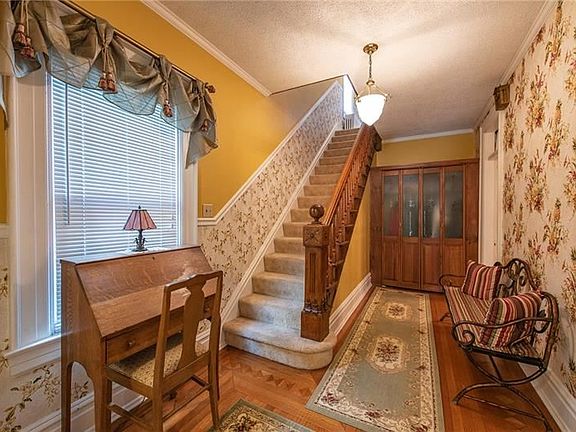 3rd image of 157 Grant Ave