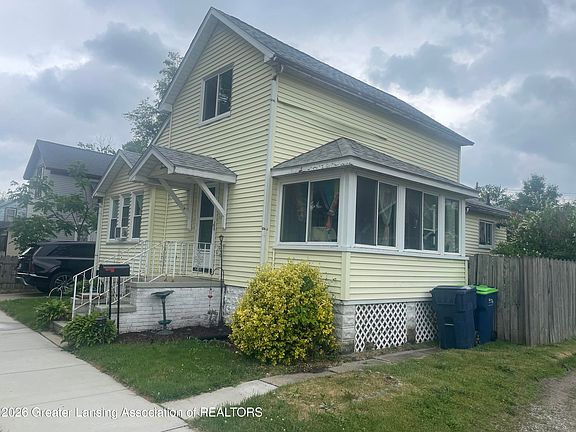 3rd image of 711 Taylor St