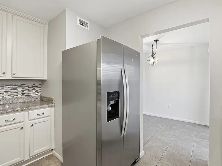 2300 SW 43rd St #H3 — Photo 9