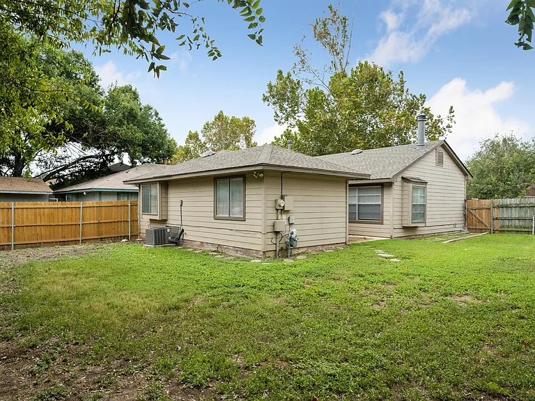 11331 Two Wells Dr — Photo 24