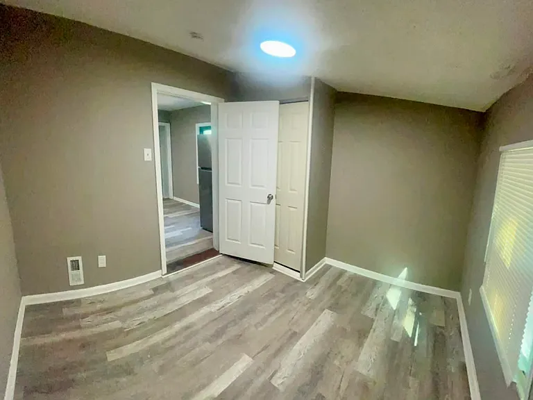 8000 Busiek Ave — Photo 12