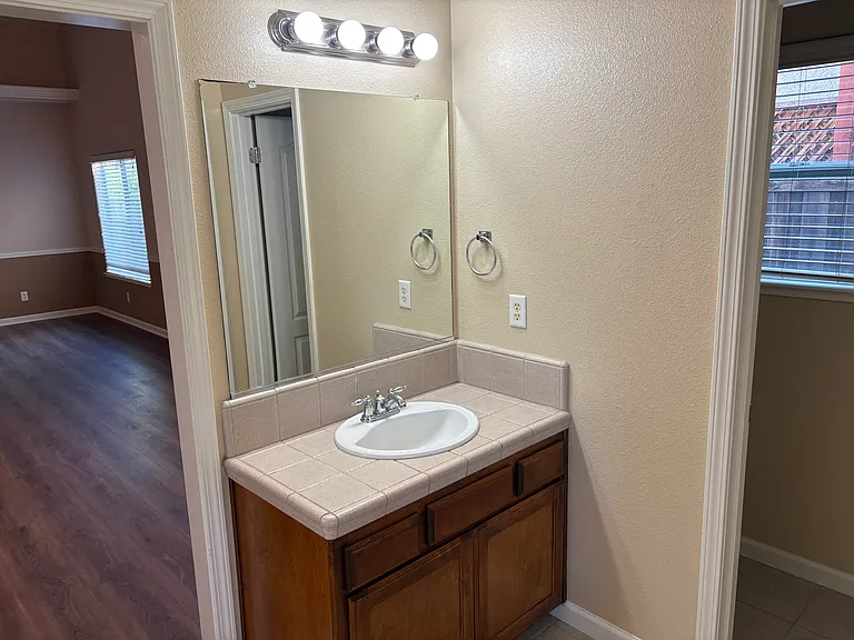 628 Prescott Ave — Photo 23