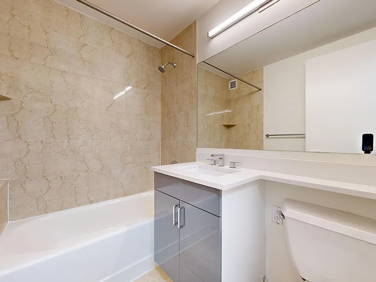 10 Hanover Square — Photo 107