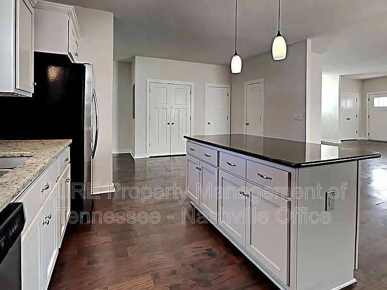 303 Gatewood Ave — Photo 4