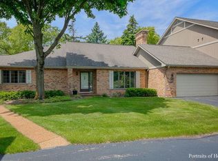 83 Country Club Dr, Bloomingdale, IL 60108