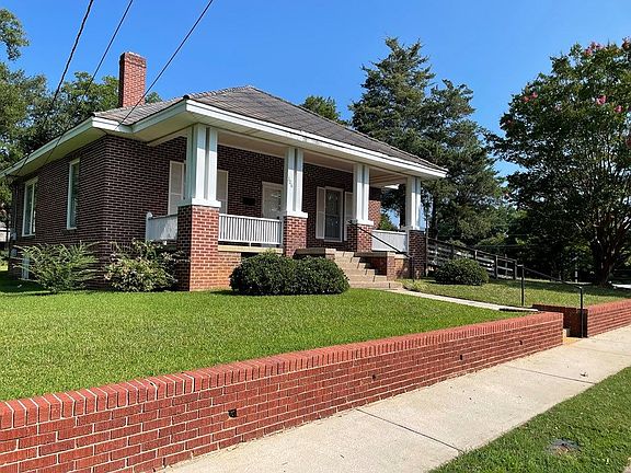 3rd image of 306 Dukes Ave