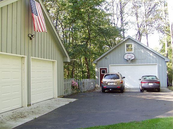 2nd garage / shop