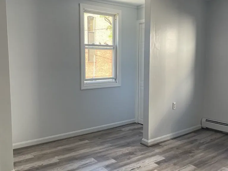 46 Lowell St #1A — Photo 1