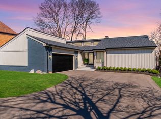 7280 Williams Lake Rd, Waterford, MI 48329