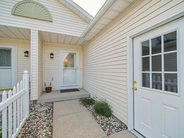 1968 Pine Ridge Dr, Manistee, MI 49660