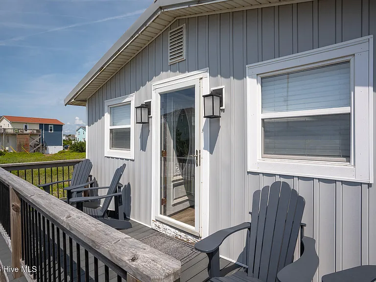 2999 Island Dr — Photo 9