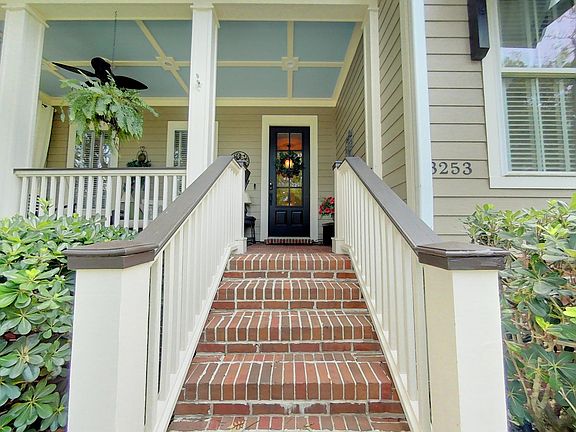 2nd image of 3253 Carollton Dr