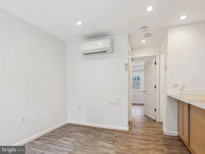 1 bed, 446 sqft, $1,900 — Photo 4
