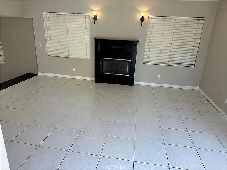 435 Talbert St — Photo 6