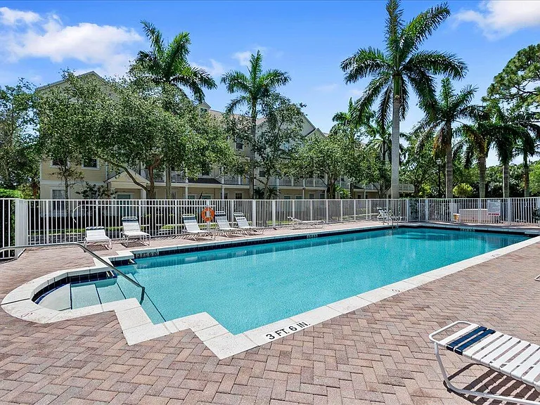 335 E Thatch Palm Cir #104 — Photo 40
