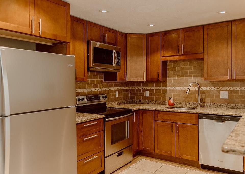 1st image of 16 Williamsburg Ct Unit 23