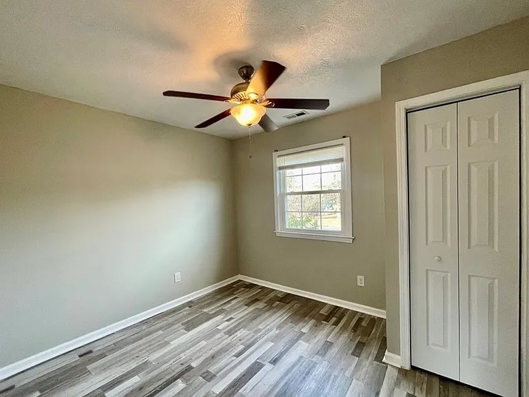 824 Fresno Dr — Photo 20