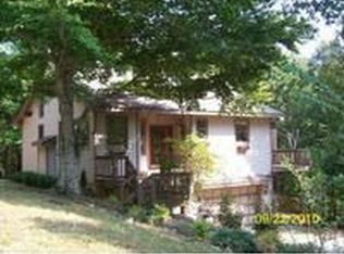 575 Skunk Hollow Rd, Cleveland, GA 30528