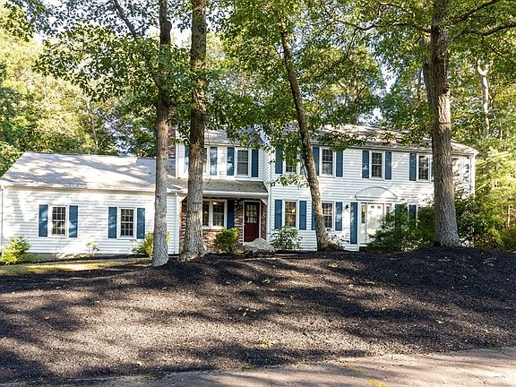 4th image of 14 Briarwood Cir