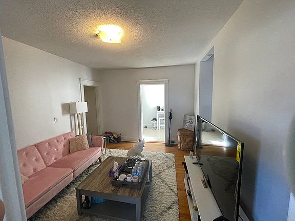 3rd image of 40 Chester St #21